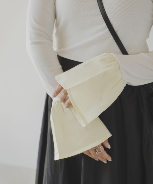 rectangle（レクタングル）の「フレアスリーブトップス（Tシャツ/カットソー・レディース・チャコールグレー/アイボリー/ブラック・FREE）」の5枚目の写真