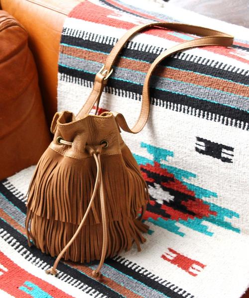 BEAUTY&YOUTH UNITED ARROWS（ビューティーアンドユースユナイテッドアローズ）の「BY∵ フリンジミニドロストショルダー ◆（ショルダーバッグ・レディース・ブラウン/オリーブ/ブラック・ﾌﾘ-）」の2枚目の写真