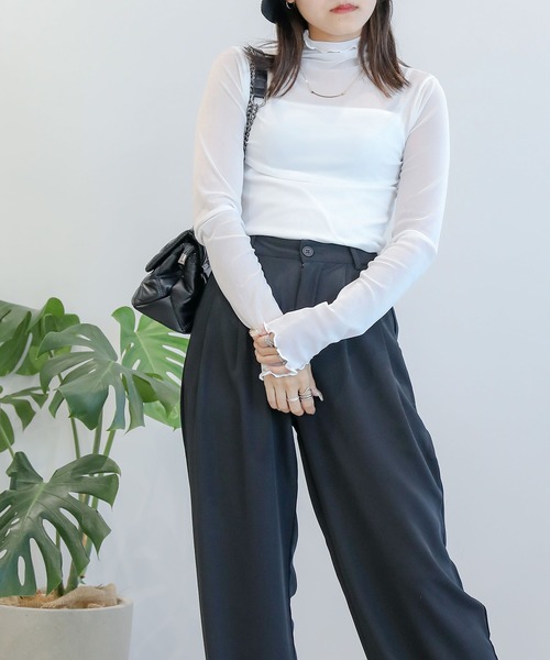 aimoha(アイモハ)の「シアートップ(Tシャツ/カットソー・レディース・ベージュ/グリーン/ブラック/ホワイト・FREE)」の2枚目の写真