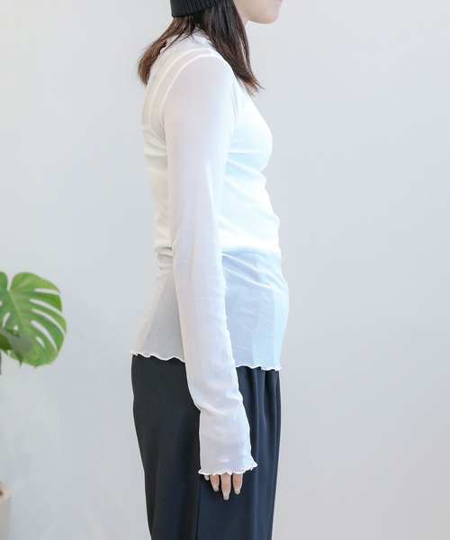 aimoha(アイモハ)の「シアートップ(Tシャツ/カットソー・レディース・ベージュ/グリーン/ブラック/ホワイト・FREE)」の16枚目の写真