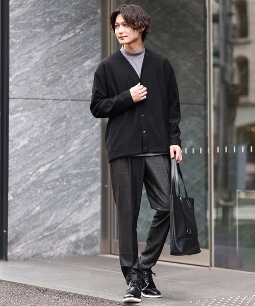 a.v.v(アーヴェヴェ)の「【毛玉になりにくい】タックジャージーカーディガン(カーディガン/ボレロ・メンズ・ブラック/イエロー/チャコールグレー・48/46/44/50)」の6枚目の写真