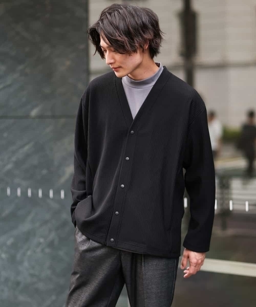a.v.v(アーヴェヴェ)の「【毛玉になりにくい】タックジャージーカーディガン(カーディガン/ボレロ・メンズ・ブラック/イエロー/チャコールグレー・48/46/44/50)」の22枚目の写真
