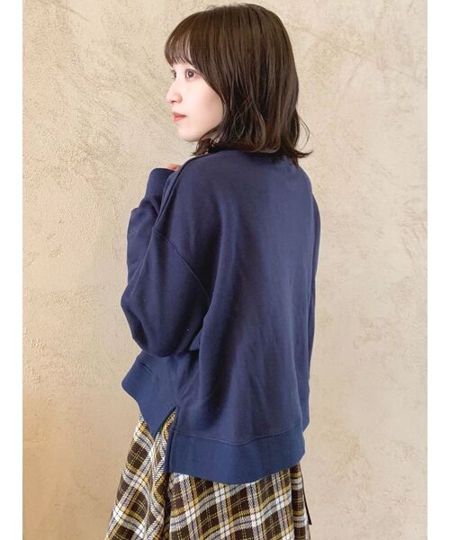 dazzlin（ダズリン）の「【ZOZO限定ITEM】サイドスリットスウェット（スウェット・レディース・ピンク/グレー/ネイビー/マスタード・FREE）」の8枚目の写真