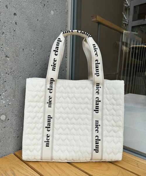 one after another NICE CLAUP(ワンアフターアナザーナイスクラップ)の「ハートキルティングバッグ(大)(トートバッグ・レディース・アイボリー/ブラック/モカ・FREE)」の4枚目の写真