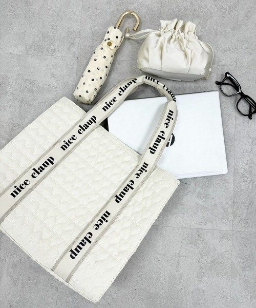 one after another NICE CLAUP(ワンアフターアナザーナイスクラップ)の「ハートキルティングバッグ(大)(トートバッグ・レディース・アイボリー/ブラック/モカ・FREE)」の5枚目の写真