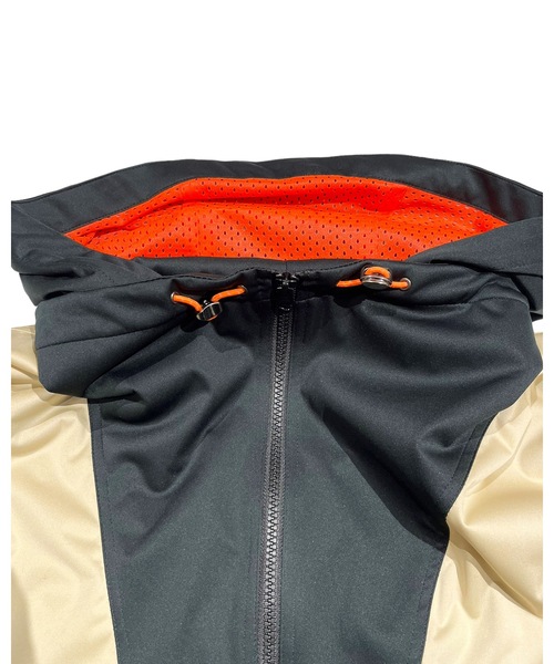 DECEMBERMAY(ディセンバーメイ)の「Water-repellent Bycolor Blouson(ブルゾン・レディース・ブラック/ネイビー・SMALL/MEDIUM)」の9枚目の写真