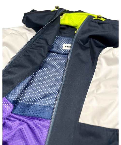 DECEMBERMAY(ディセンバーメイ)の「Water-repellent Bycolor Blouson(ブルゾン・レディース・ブラック/ネイビー・SMALL/MEDIUM)」の12枚目の写真