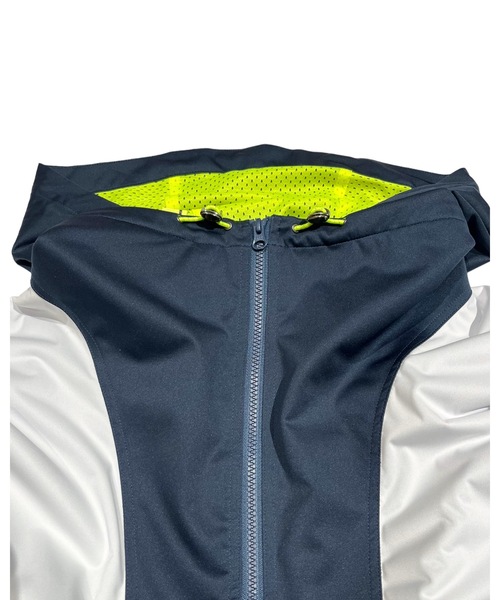 DECEMBERMAY(ディセンバーメイ)の「Water-repellent Bycolor Blouson(ブルゾン・レディース・ブラック/ネイビー・SMALL/MEDIUM)」の14枚目の写真
