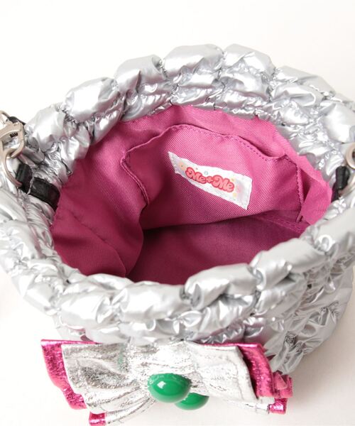 CIAOPANIC（チャオパニック）の「【＠yuna_maruu企画】【Me＋Me/ミープラスミー】シャーリングリボン巾着バッグ（ショルダーバッグ・レディース・ブラック/ブルー/シルバー・FREE）」の6枚目の写真