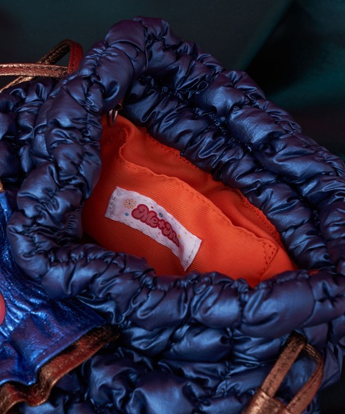 CIAOPANIC（チャオパニック）の「【＠yuna_maruu企画】【Me＋Me/ミープラスミー】シャーリングリボン巾着バッグ（ショルダーバッグ・レディース・ブラック/ブルー/シルバー・FREE）」の22枚目の写真