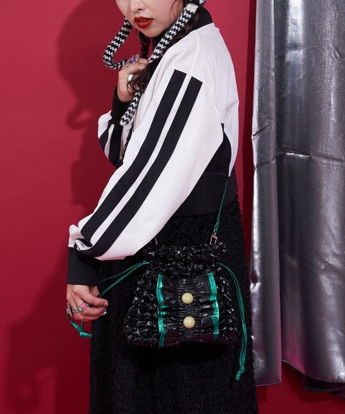 CIAOPANIC（チャオパニック）の「【＠yuna_maruu企画】【Me＋Me/ミープラスミー】シャーリングリボン巾着バッグ（ショルダーバッグ・レディース・ブラック/ブルー/シルバー・FREE）」の10枚目の写真