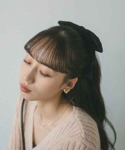 VANNIE U(ヴァニーユー)の「ベロアリボンバレッタ(バレッタ/ヘアクリップ・レディース・グレー/ブラック・FREE)」の6枚目の写真