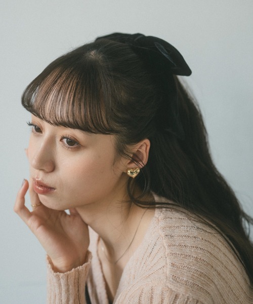 VANNIE U(ヴァニーユー)の「ベロアリボンバレッタ(バレッタ/ヘアクリップ・レディース・グレー/ブラック・FREE)」の3枚目の写真
