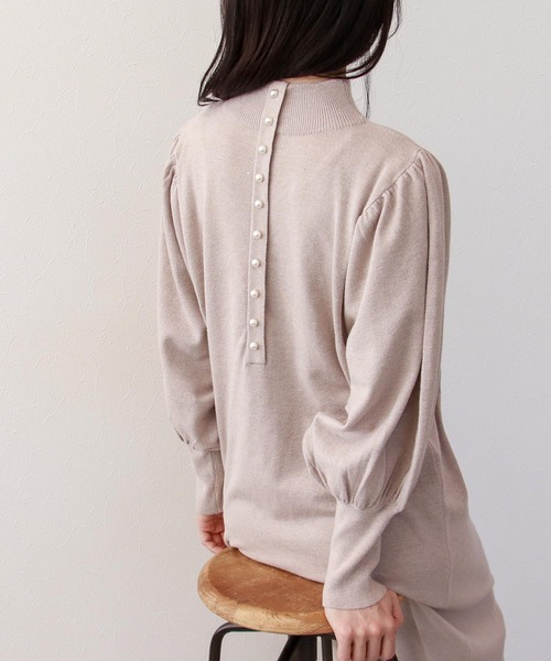 Three Four Time（ｽﾘｰﾌｫｰﾀｲﾑ）の「2WAYパールボタンニットワンピース（ワンピース・レディース・ブラック/ベージュ/グレー・FREE）」の6枚目の写真