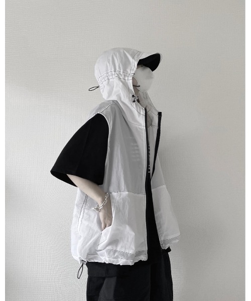 YACA(ヤーカ)の「nylon sheer hood best/ナイロンシアーフードベスト(ベスト・レディース・ホワイト・FREE)」の6枚目の写真