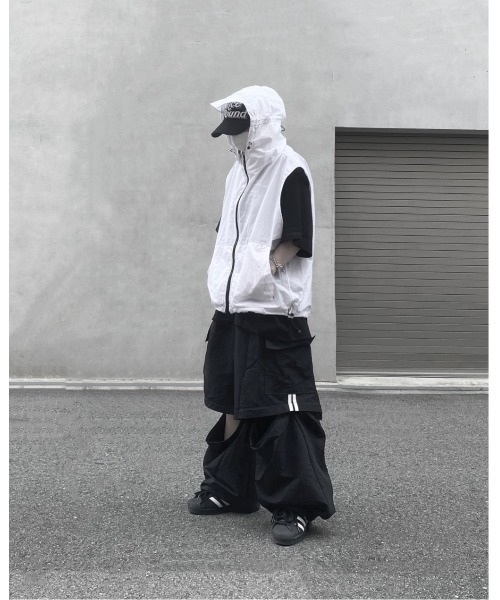 YACA(ヤーカ)の「nylon sheer hood best/ナイロンシアーフードベスト(ベスト・レディース・ホワイト・FREE)」の5枚目の写真