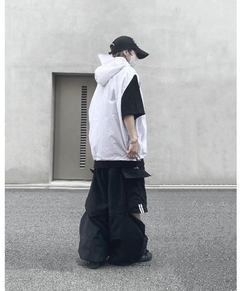 YACA(ヤーカ)の「nylon sheer hood best/ナイロンシアーフードベスト(ベスト・レディース・ホワイト・FREE)」の4枚目の写真