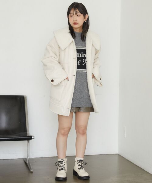 RETRO GIRL（レトロガール）の「BIGムートンジャケット（ムートンコート・レディース・ナチュラル/チャコールグレー・FREE）」の3枚目の写真