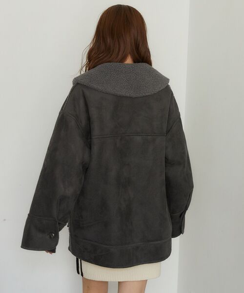 RETRO GIRL（レトロガール）の「BIGムートンジャケット（ムートンコート・レディース・ナチュラル/チャコールグレー・FREE）」の10枚目の写真