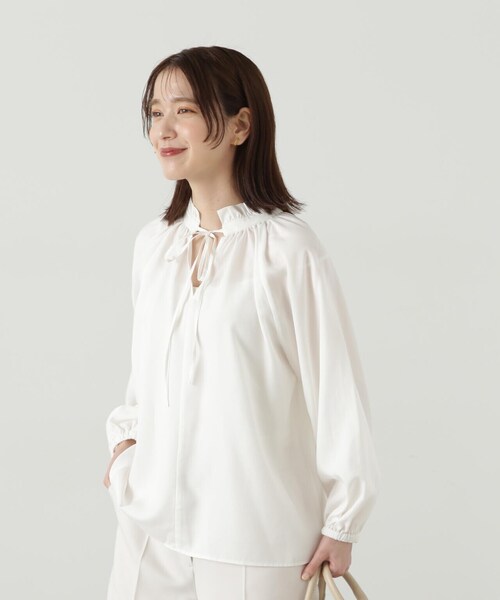 N.(N. Natural Beauty Basic)(エヌエヌナチュラルビューティーベーシック)の「◆前後2WAYフリルネックブラウス(シャツ/ブラウス・レディース・ネイビー/ブルー/ライトグリーン/オフホワイト・MEDIUM)」の16枚目の写真