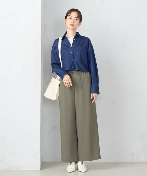 COMME CA ISM(コムサイズム)の「デニム クロップド ストレッチ シャツ/セットアップ対応(シャツ/ブラウス・レディース・ネイビー/ブルー・MEDIUM/LARGE)」の15枚目の写真