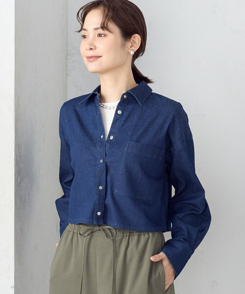 COMME CA ISM(コムサイズム)の「デニム クロップド ストレッチ シャツ/セットアップ対応(シャツ/ブラウス・レディース・ネイビー/ブルー・MEDIUM/LARGE)」の13枚目の写真
