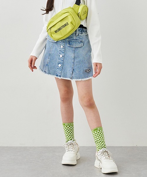 by LOVEiT（バイラビット）の「前釦デニムスカパン（スカート・キッズ・ブラック/サックスブルー/エメラルド/ベージュ・130cm/140cm/150cm/160cm/120cm）」の8枚目の写真
