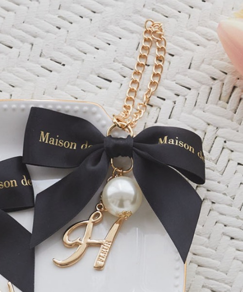 Maison de FLEUR(メゾンドフルール)の「イニシャルリボンチャーム(チャーム・レディース・K/L/M/N/G/I/R/Y/C/D/E/F/S/T/A/H/J・FREE)」の7枚目の写真