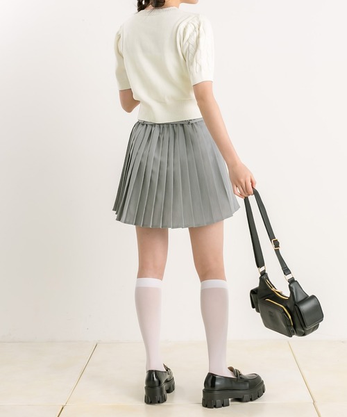 OLIVE des OLIVE(オリーブデオリーブ)の「ピンバッチ付ケーブルニット 1041050190(ニット/セーター・レディース・オフホワイト/レッド/ネイビー/ブルー・FREE)」の19枚目の写真