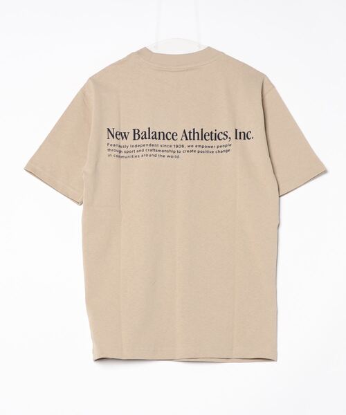 NEW BALANCE(ニューバランス)の「Athletics Flocked リラックス ショートスリーブTシャツ(Tシャツ/カットソー・メンズ・ライトベージュ/ネイビー・XX-LARGE/X-LARGE/LARGE/MEDIUM/SMALL)」の3枚目の写真