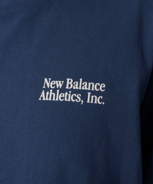 NEW BALANCE(ニューバランス)の「Athletics Flocked リラックス ショートスリーブTシャツ(Tシャツ/カットソー・メンズ・ライトベージュ/ネイビー・XX-LARGE/X-LARGE/LARGE/MEDIUM/SMALL)」の6枚目の写真
