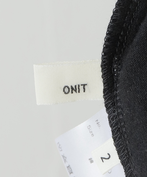 La TOTALITE(ラトータリテ)の「【onit/オニット】ラフィー天竺バックオープンロングスリーブTシャツ(Tシャツ/カットソー・レディース・ホワイト/ブラック・2)」の12枚目の写真