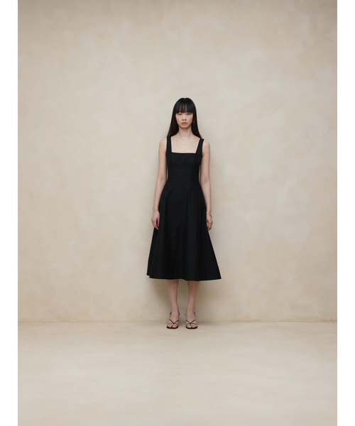 Banana Republic（バナナリパブリック）の「Natalia スクエア