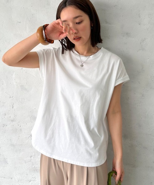 Doux archives(ドゥアルシーヴ)の「【サイズ展開有】袖折り返しTシャツ(Tシャツ/カットソー・レディース・ブラック/グレイッシュベージュ/カーキ/サックスブルー/オフホワイト/チャコールグレー/ピンクベージュ・36/38)」の8枚目の写真