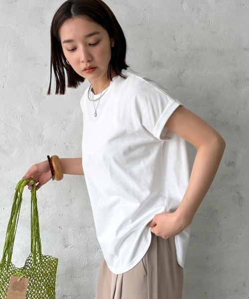 Doux archives(ドゥアルシーヴ)の「【サイズ展開有】袖折り返しTシャツ(Tシャツ/カットソー・レディース・ブラック/グレイッシュベージュ/カーキ/サックスブルー/オフホワイト/チャコールグレー/ピンクベージュ・36/38)」の9枚目の写真