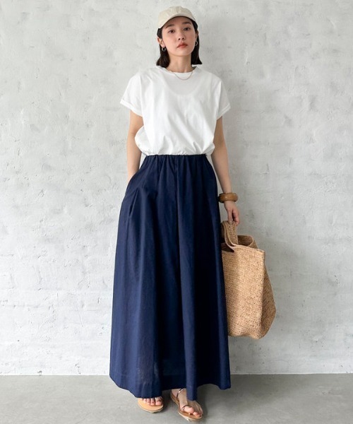 Doux archives(ドゥアルシーヴ)の「【サイズ展開有】袖折り返しTシャツ(Tシャツ/カットソー・レディース・ブラック/グレイッシュベージュ/カーキ/サックスブルー/オフホワイト/チャコールグレー/ピンクベージュ・36/38)」の17枚目の写真