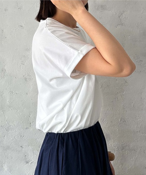 Doux archives(ドゥアルシーヴ)の「【サイズ展開有】袖折り返しTシャツ(Tシャツ/カットソー・レディース・ブラック/グレイッシュベージュ/カーキ/サックスブルー/オフホワイト/チャコールグレー/ピンクベージュ・36/38)」の15枚目の写真