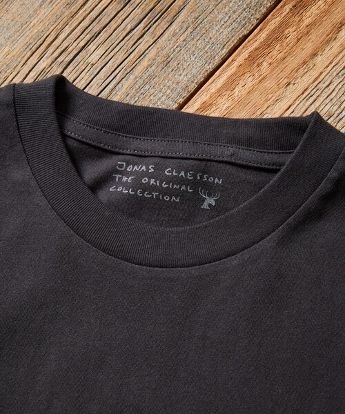 Jonas Claesson(ジョナスクレアッソン)の「JONAS CLAESSON/ジョナス クレアッソン Safari Surfers Tee/サファリ サーファーズ Tシャツ/バックプリント/リラックスフィット(Tシャツ/カットソー・メンズ・イエロー/ホワイト/グレー/ブラック/サックスブルー・MEDIUM/LARGE)」の7枚目の写真