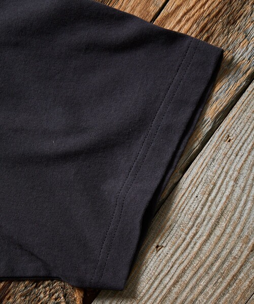 Jonas Claesson(ジョナスクレアッソン)の「JONAS CLAESSON/ジョナス クレアッソン Safari Surfers Tee/サファリ サーファーズ Tシャツ/バックプリント/リラックスフィット(Tシャツ/カットソー・メンズ・イエロー/ホワイト/グレー/ブラック/サックスブルー・MEDIUM/LARGE)」の11枚目の写真