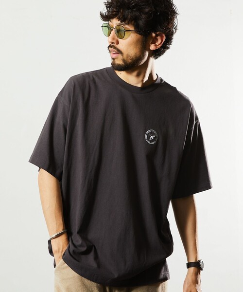 Jonas Claesson(ジョナスクレアッソン)の「JONAS CLAESSON/ジョナス クレアッソン Safari Surfers Tee/サファリ サーファーズ Tシャツ/バックプリント/リラックスフィット(Tシャツ/カットソー・メンズ・イエロー/ホワイト/グレー/ブラック/サックスブルー・MEDIUM/LARGE)」の21枚目の写真