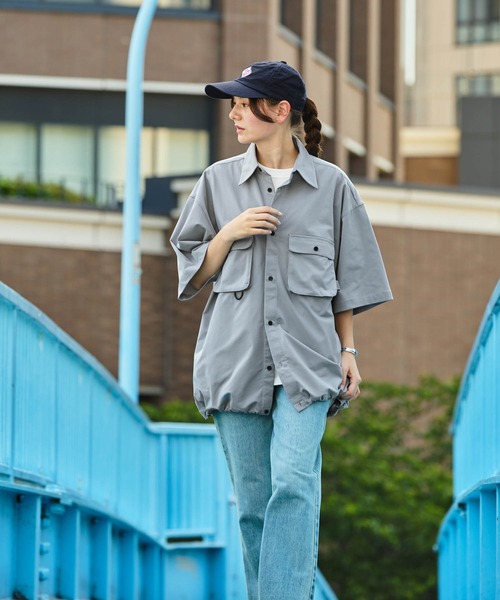 THE CRAFT CREW PRODUCTS（ザクラフトクループロダクツ）の「テックファブリック ドローコード ビッグシルエット 半袖サファリシャツ / 接触冷感・吸水速乾【THE CRAFT CREW PRODUCTS】（シャツ/ブラウス・メンズ・チャコール/ネイビー/モカ/グレー系/ネイビー系/グレー/ブラック・M/S/L）」の17枚目の写真