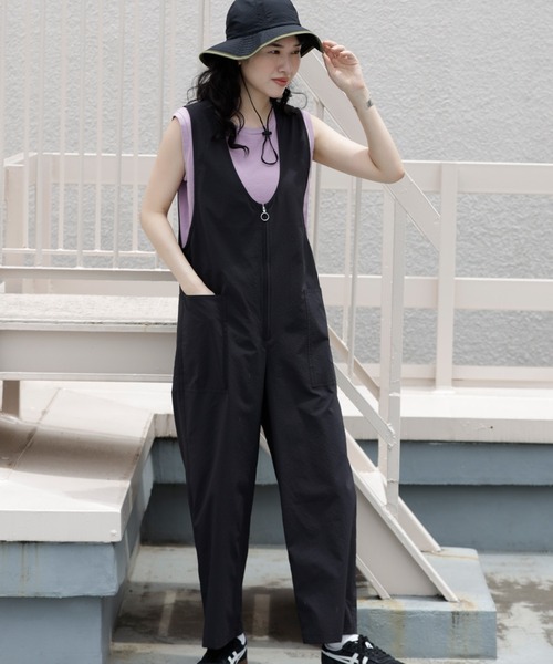 ARCH & LINE(アーチアンドライン)の「《環境配慮素材》GINGHAM SUCKER SALOPETTE ソロテックス 吸汗速乾(サロペット/オーバーオール・レディース・オリーブ/ブラック/ベージュ・2/3/1)」の2枚目の写真