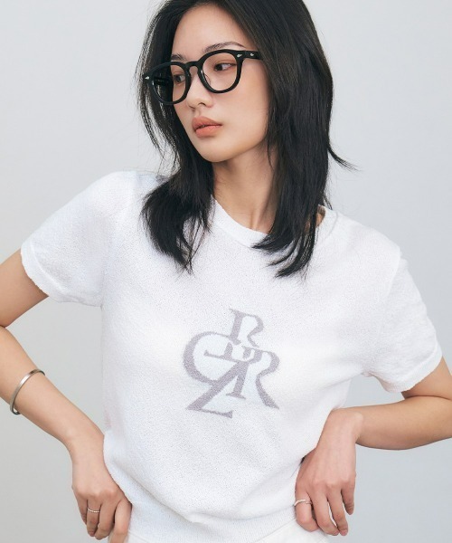CITYBREEZE(シティブリーズ)の「BUCKLE SYMBOL LOGO SHORT SLEEVE KNIT(Tシャツ/カットソー・レディース・アイボリー/ブラック/クリーム/ネイビー/ピンク・FREE)」の2枚目の写真