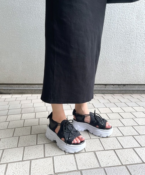 R&E(アールアンドイー)の「【R&E】レースアップスニーカーソールサンダル(サンダル・レディース・ベージュ/ブラック/アイボリー・S/M/L/LL)」の9枚目の写真