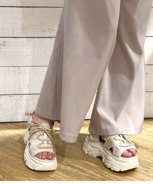 R&E(アールアンドイー)の「【R&E】レースアップスニーカーソールサンダル(サンダル・レディース・ベージュ/ブラック/アイボリー・S/M/L/LL)」の11枚目の写真