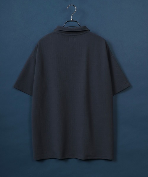 ANPAS(アンパス)の「Floating Jacquard Rose Embroidery Half Zip Plo Shirt/膨れジャガード 薔薇刺繍 ハーフジップ ポロシャツ ワンポイント刺繍 メンズ レディース(ポロシャツ・メンズ・ホワイト/チャコール/ブラック・M/L)」の4枚目の写真