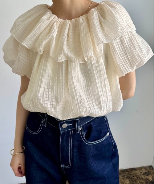 Amiur（エミレ）の「plaid pattern frill volume tops / プレイドパターンフリルボリュームトップス（シャツ/ブラウス・レディース・ホワイト/クリーム・FREE）」の2枚目の写真