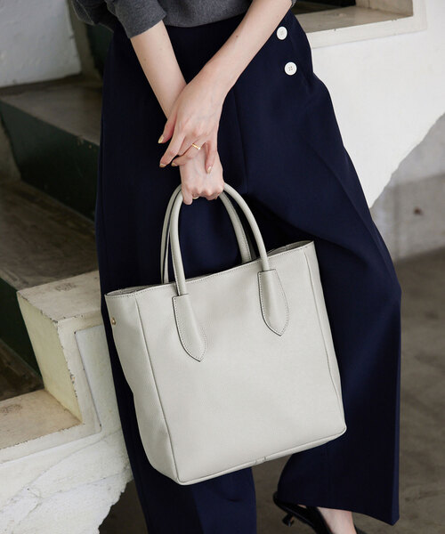 MARCO BIANCHINI（マルコビアンチーニ）の「MARCO BIANCHINI/マルコ・ビアンキーニ SLOBE別注 ショルダートート 21804（トートバッグ・レディース・キャメル/ブラック/ライトグレー・FREE）」の13枚目の写真