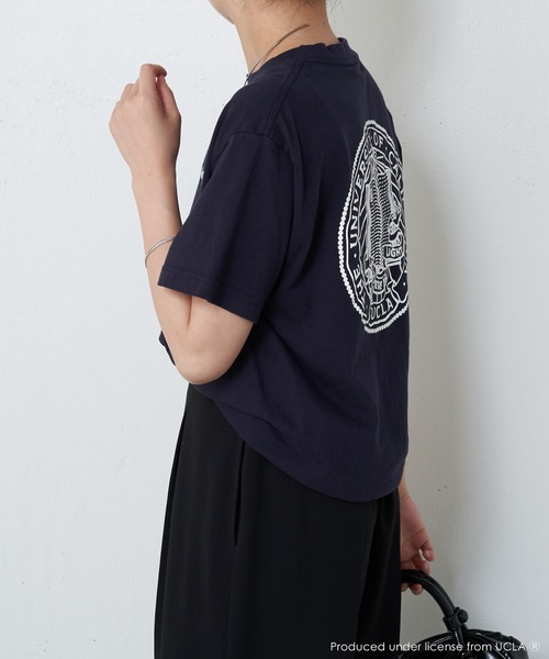 COLLAGE GALLARDAGALANTE（コラージュガリャルダガランテ）の「UCLA/カレッジ半袖ロゴTシャツ（Tシャツ/カットソー・レディース・ホワイト/ネイビー・FREE）」の11枚目の写真