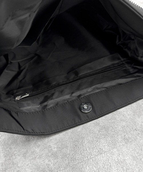 LVEU.（ラブユ.）の「【LVEU.】ジップラインハトメショルダーバッグ / バッグ かばん 鞄 ショルダー ハトメ ジップ ラウンド 通学 ブラック（ショルダーバッグ・レディース・ブラック・FREE）」の13枚目の写真